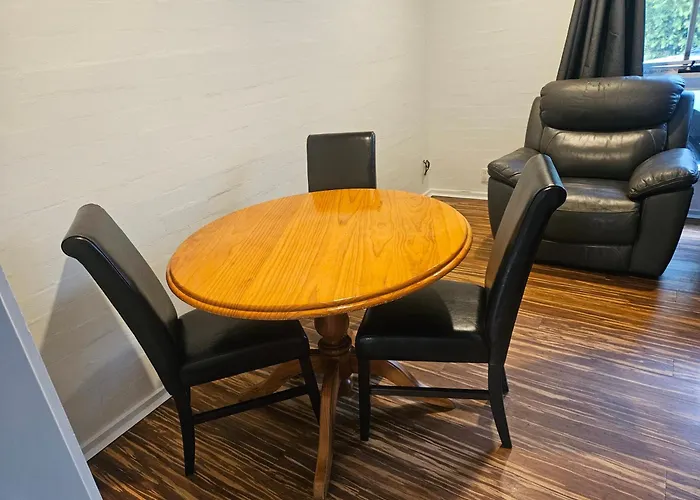 Bright, Central And Private Home In Frankston