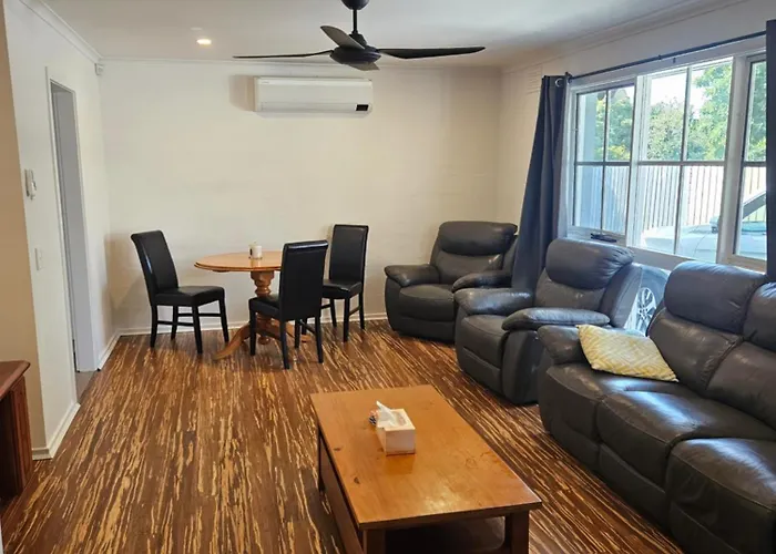 Bright, Central And Private Home In Frankston